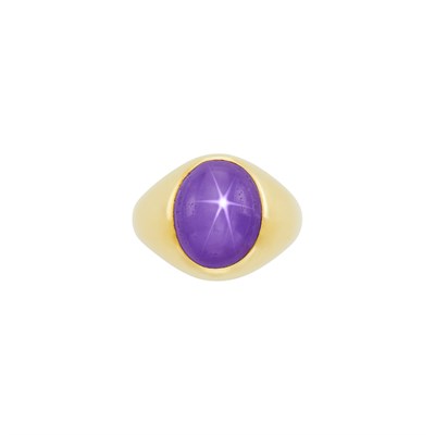 Lot 421 - Gentleman's Gold and Purple Star Sapphire Gypsy Ring