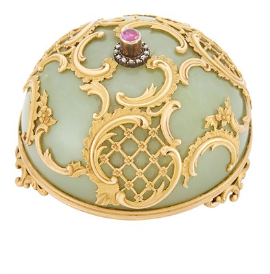 Lot 4 - Fabergé Jeweled Gold-Mounted Bowenite...