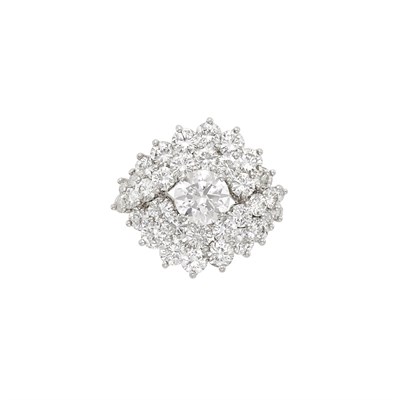 Lot 581 - Platinum and Diamond Cluster Ring