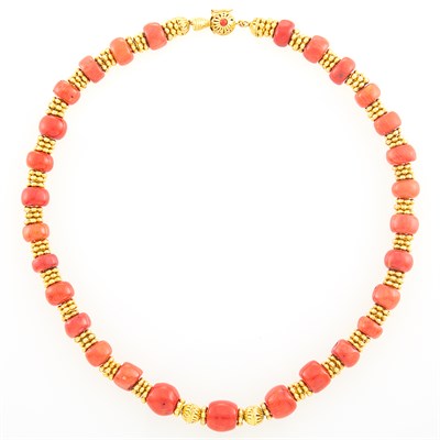 Lot 1017 - Dyed Simulated Coral and Metal Bead Necklace