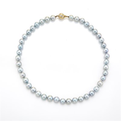 Lot 1465 - Gray Cultured Pearl Necklace with Gold and Diamond Ball Clasp