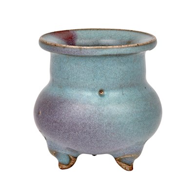 Lot 27 - Chinese Junyao Vase Set on three short shaped...
