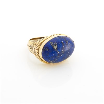 Lot 1471 - Gold and Lapis Ring