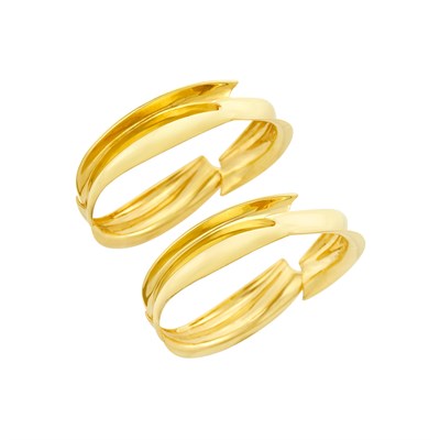 Lot 254 - Pair of Gold 'Fish' Bangle Bracelets, Tiffany & Co., Frank Gehry