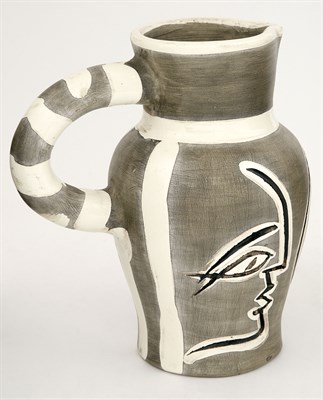Lot 136 - Pablo Picasso (1881-1973) PICHET GRIS GRAVÉ...