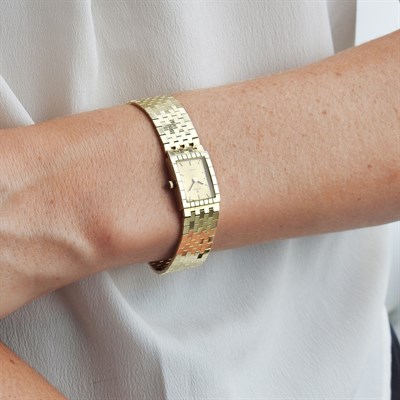 Lot 244 - Gold Wristwatch