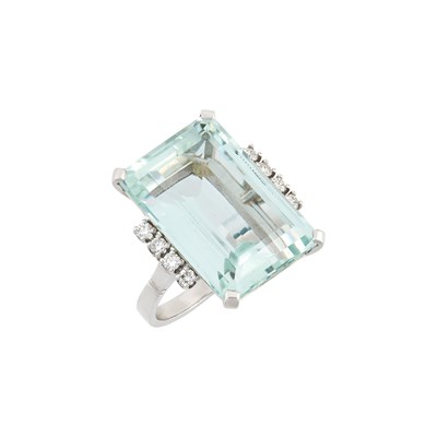 Lot 1092 - Platinum, Aquamarine and Diamond Ring