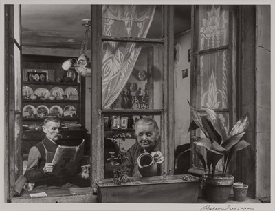 Lot 64 - DOISNEAU, ROBERT (1912-1994) Le Jardin de la...