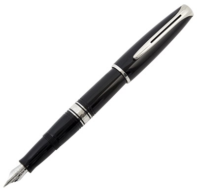 Lot 187 - Waterman Fountain Pen Black resin barrel and...