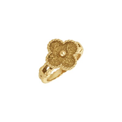 Lot 6 - Van Cleef & Arpels Gold 'Alhambra' Ring