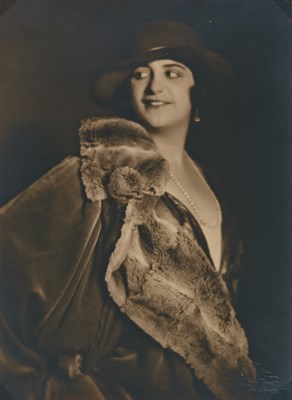 Lot 81 - KALLMUS, DORA [MADAME D'ORA] (1881-1963)...