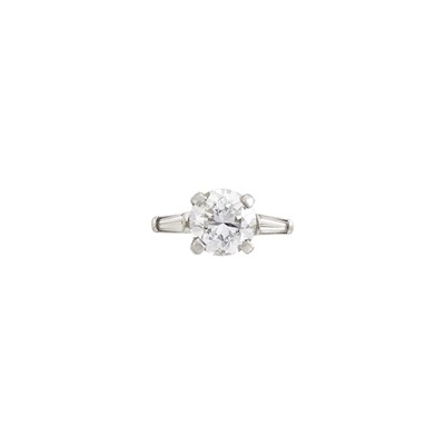 Lot 159 - Platinum and Diamond Ring