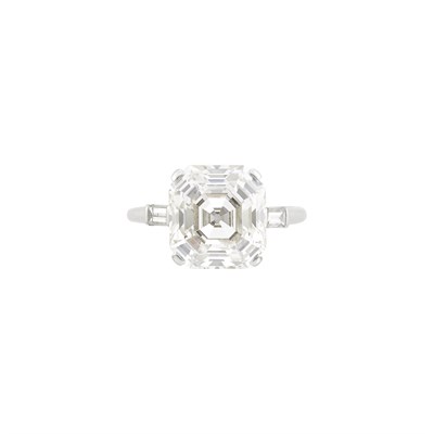 Lot 108 - Trabert & Hoeffer, Mauboussin Platinum and Diamond Ring
