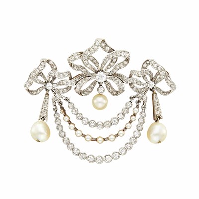 Lot 45 - Belle Époque Platinum, Gold, Pearl and Diamond Bow Swag Brooch