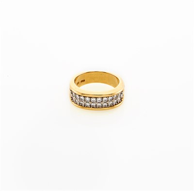 Lot 31 - Gubelin Gold and Diamond Ring