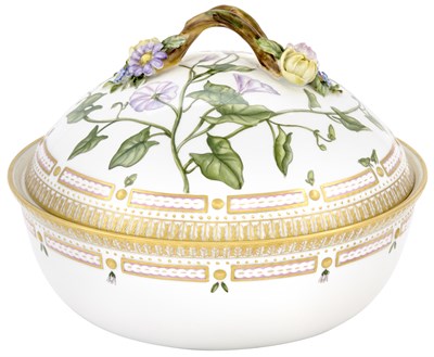 Lot 393 - Royal Copenhagen Porcelain 'Flora Danica'...
