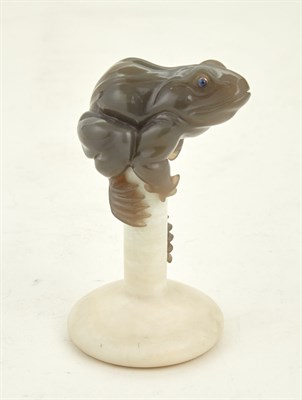 Lot 257 - Fabergé Style Agate and Hardstone Model of a...