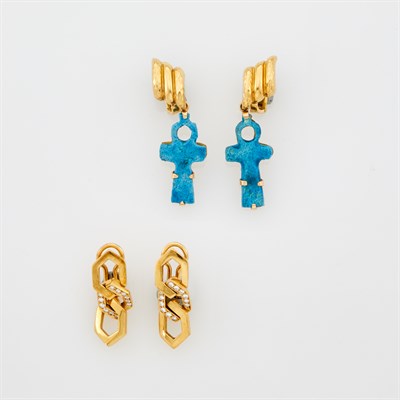 Lot 1001 - Pair of Gold and Diamond Curb Link Pendant-Earclips and Andrew Clunn Hammered Gold and Faience Ankh Pendant-Earclips