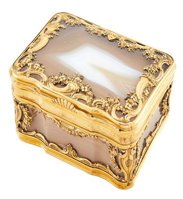 Lot 251 - French 18 Kt Gold and Agate Snuff Box Late...