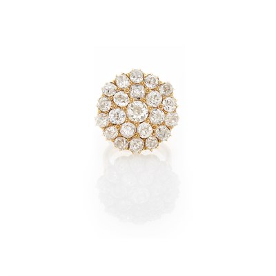 Lot 1299 - Gold and Diamond Cluster Ring
