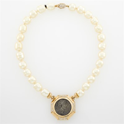 Lot 1222 - Imitation Pearl and Gilt-Metal Coin Necklace