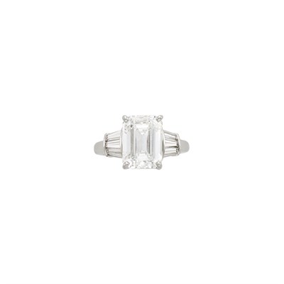 Lot 156 - Kwiat Platinum and Diamond Ring