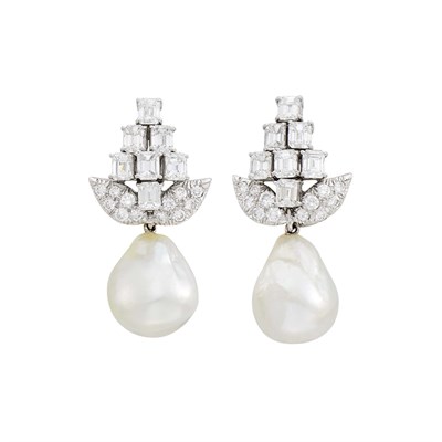 Lot 46 - David Webb Pair of Platinum, Diamond and Baroque South Sea Cultured Pearl Pendant-Earrings with Interchangeable Pendant