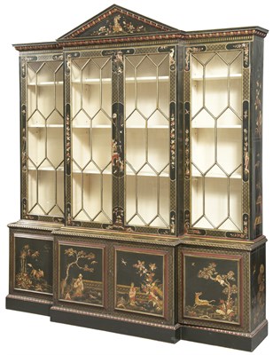 Lot 287 - George II Style Japanned and Parcel-Gilt...