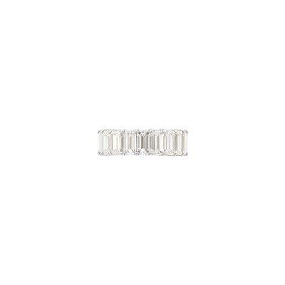 Lot 154 - Kwiat Platinum and Diamond Band Ring