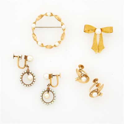 Lot 1177 - Group of Gold and Cultured Pearl Jewelry