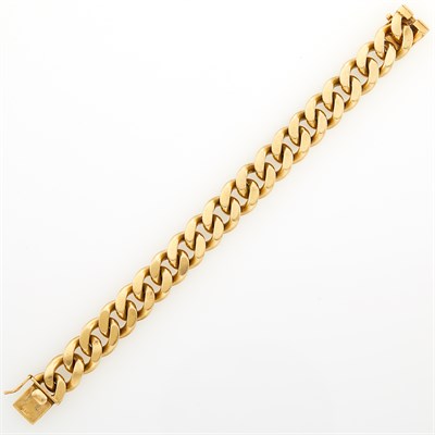 Lot 32 - Gold Curb Link Bracelet
