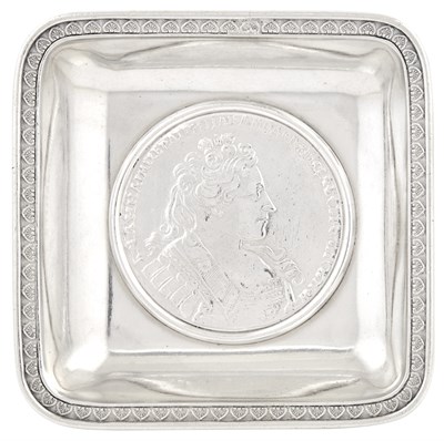 Lot 119 - Fabergé Silver Waiter Workmaster Julius...