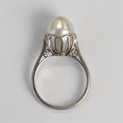 Lot 43 - Platinum and Natural Pearl Ring