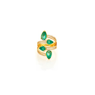 Lot 198 - Gold, Emerald and Diamond Ring
