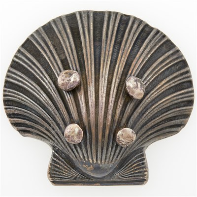 Lot 63 - Buccellati Silver Shell Desk Objet