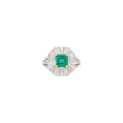 Lot 52 - White Gold, Emerald and Diamond Ballerina Ring