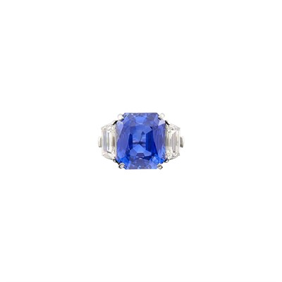 Lot 105 - Piranesi Platinum, Sapphire and Diamond Ring