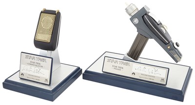 Lot 179 - [STAR TREK] Limited edition replica Phaser and...