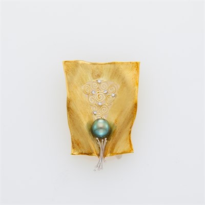 Lot 143 - Two-Color Gold, Black Cultured Pearl and Diamond Brooch