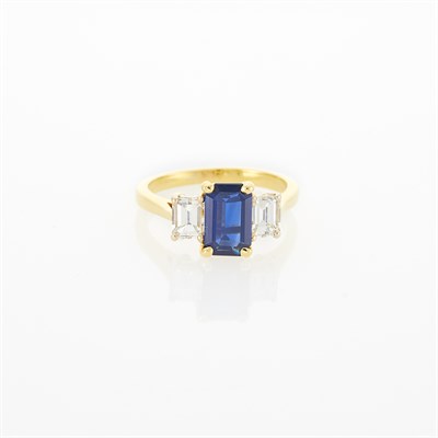 Lot 185 - Gold, Sapphire and Diamond Ring
