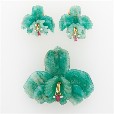 Lot 198 - Gold, Carved Aventurine Quartz, Ruby and Diamond Orchid Flower Brooch and Pair of Earclips