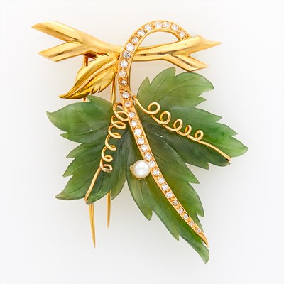 Lot 139 - Gold, Carved Nephrite, Cultured Pearl and Diamond Leaf Clip-Brooch