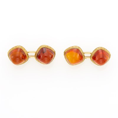 Lot 139 - Pair of Gold and Cabochon Amber Cufflinks