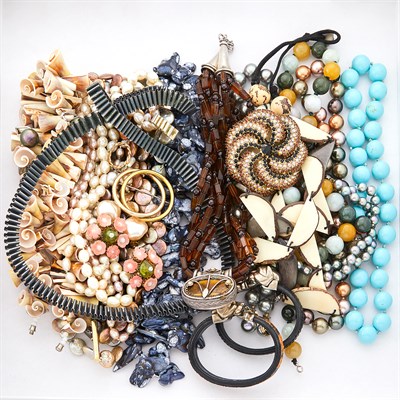 Lot 177 - Group of Shell, Hardstone, Freshwater Pearl, Glass and Silver Jewelry