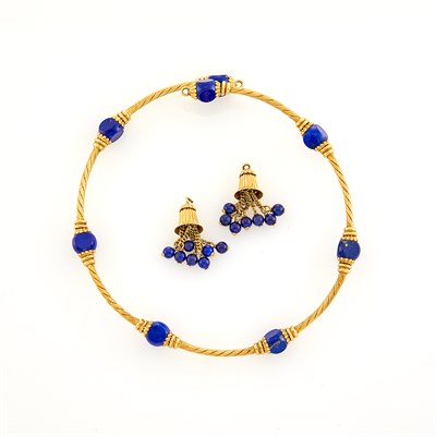 Lot 158 - Gold and Lapis Bead Necklace