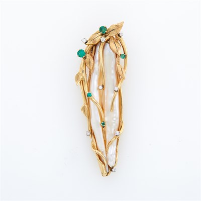 Lot 49 - Gold, Freshwater Pearl, Emerald and Diamond Pendant