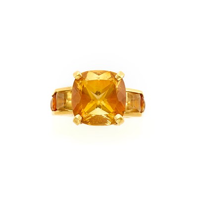 Lot 30 - Gold and Citrine Ring