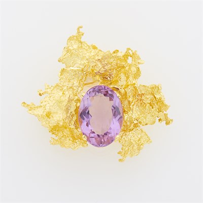 Lot 146 - H. Stern Gold and Amethyst Pendant-Brooch