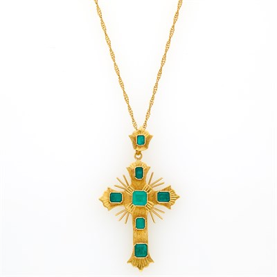 Lot 68 - Gold and Emerald Cross Pendant-Brooch