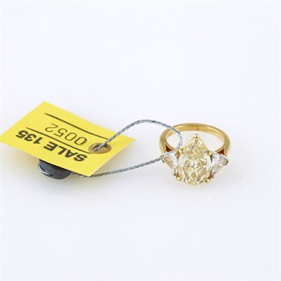 Lot 52 - Diamond Ring, center stone about 5.12 cts....